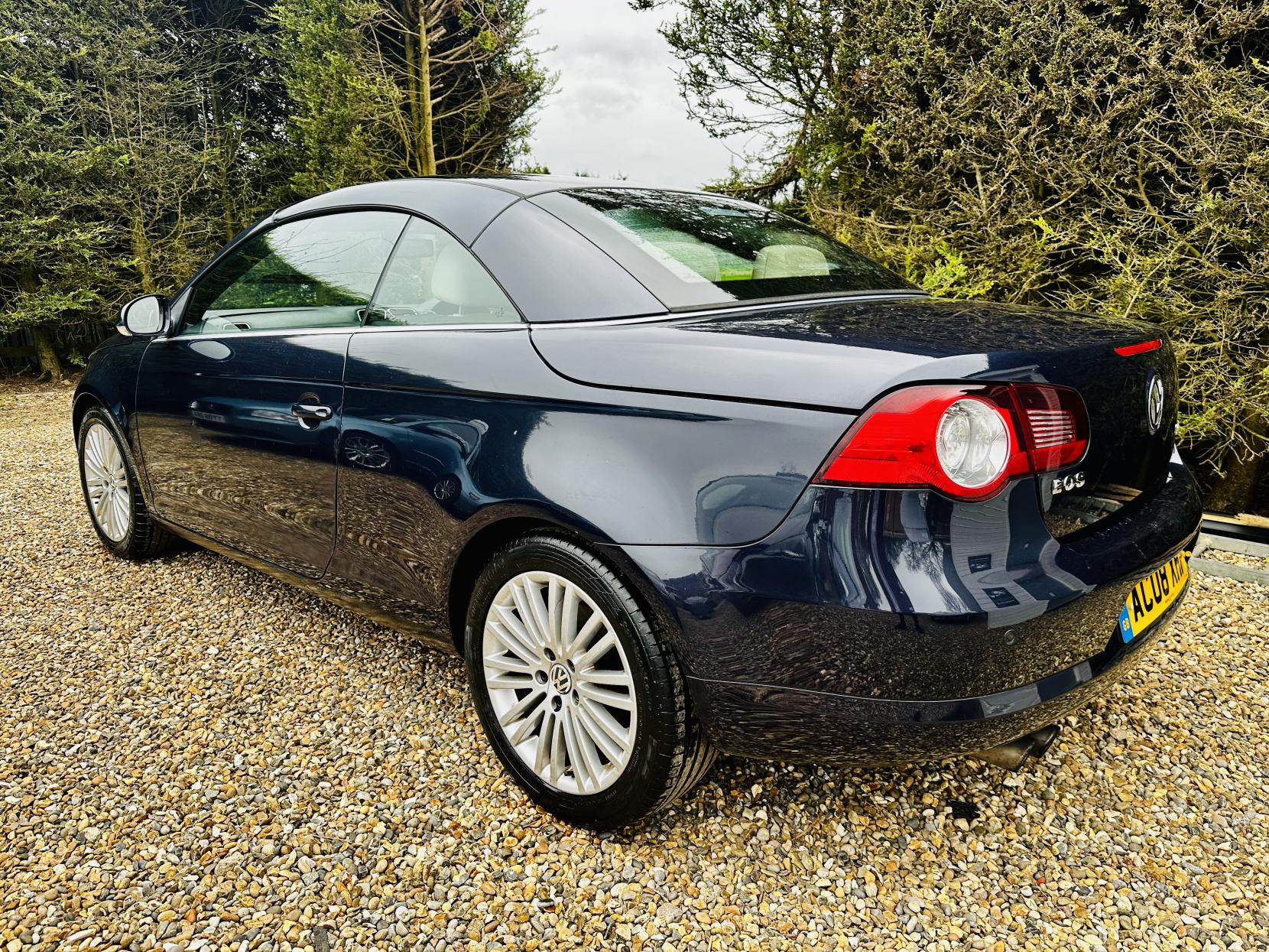 Volkswagen Eos 2.0 TFSI Sport Cabriolet 2dr Petrol DSG Euro 4 (200 ps)