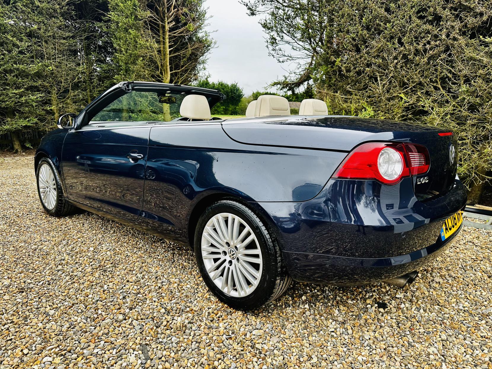 Volkswagen Eos 2.0 TFSI Sport Cabriolet 2dr Petrol DSG Euro 4 (200 ps)