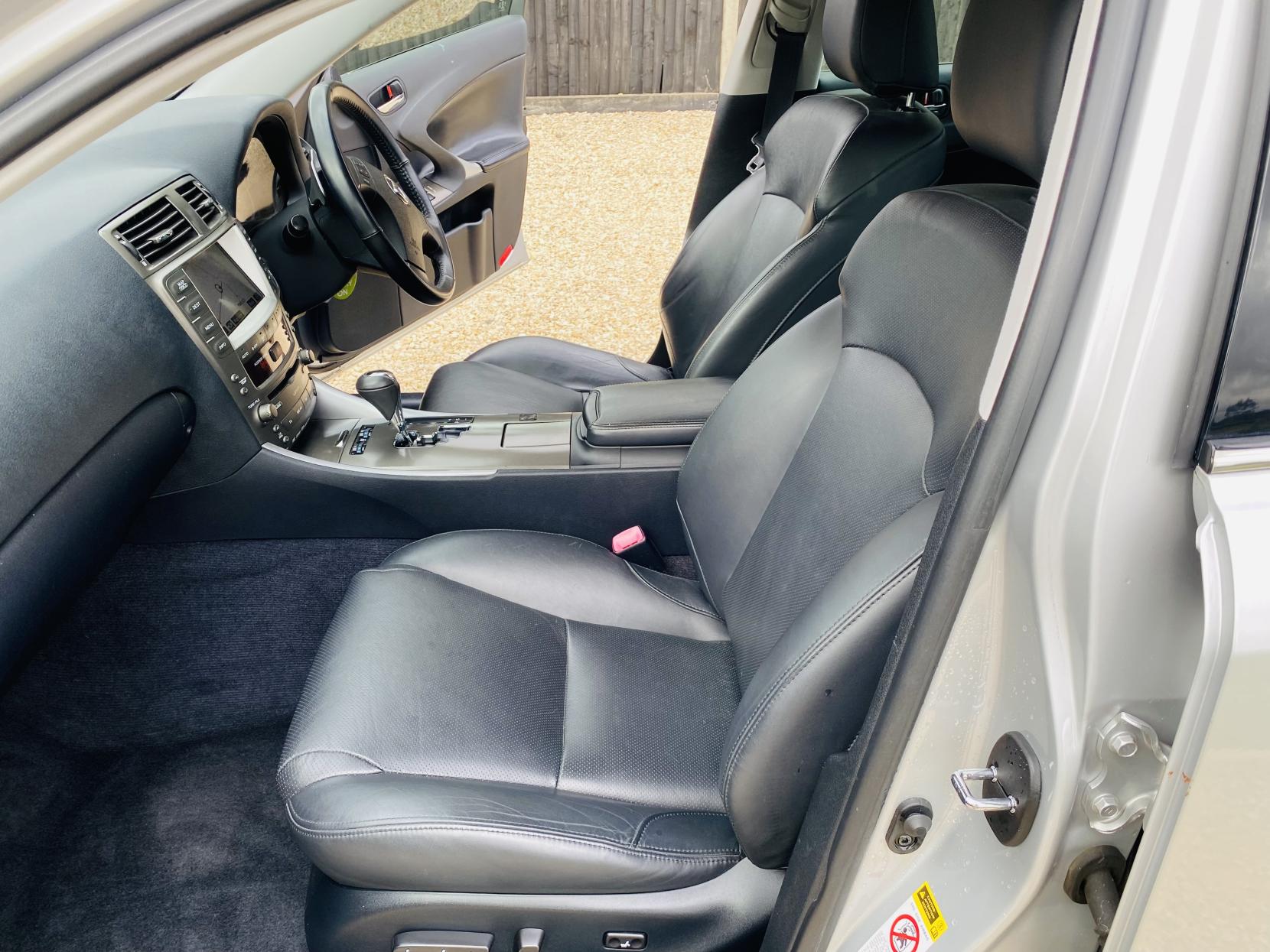 Lexus IS 2.5 250 SE Saloon 4dr Petrol Automatic (214 g/km, 204 bhp)