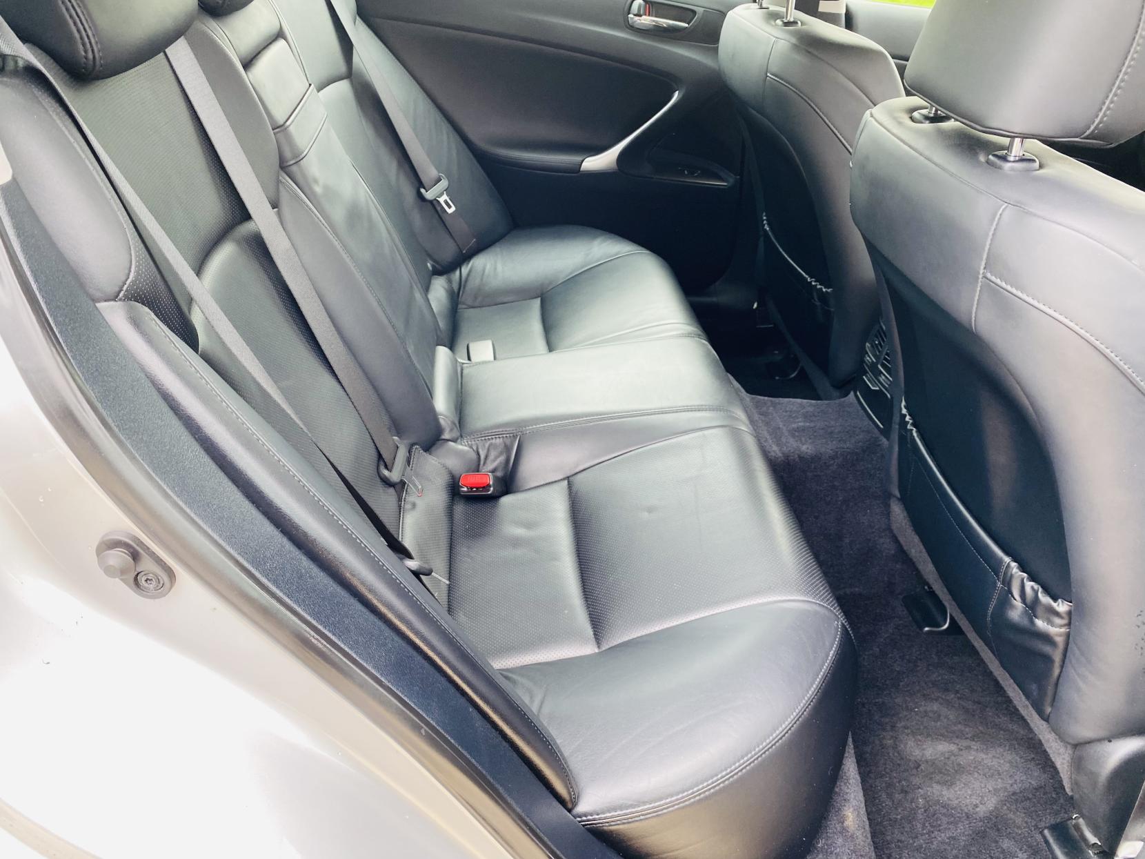 Lexus IS 2.5 250 SE Saloon 4dr Petrol Automatic (214 g/km, 204 bhp)