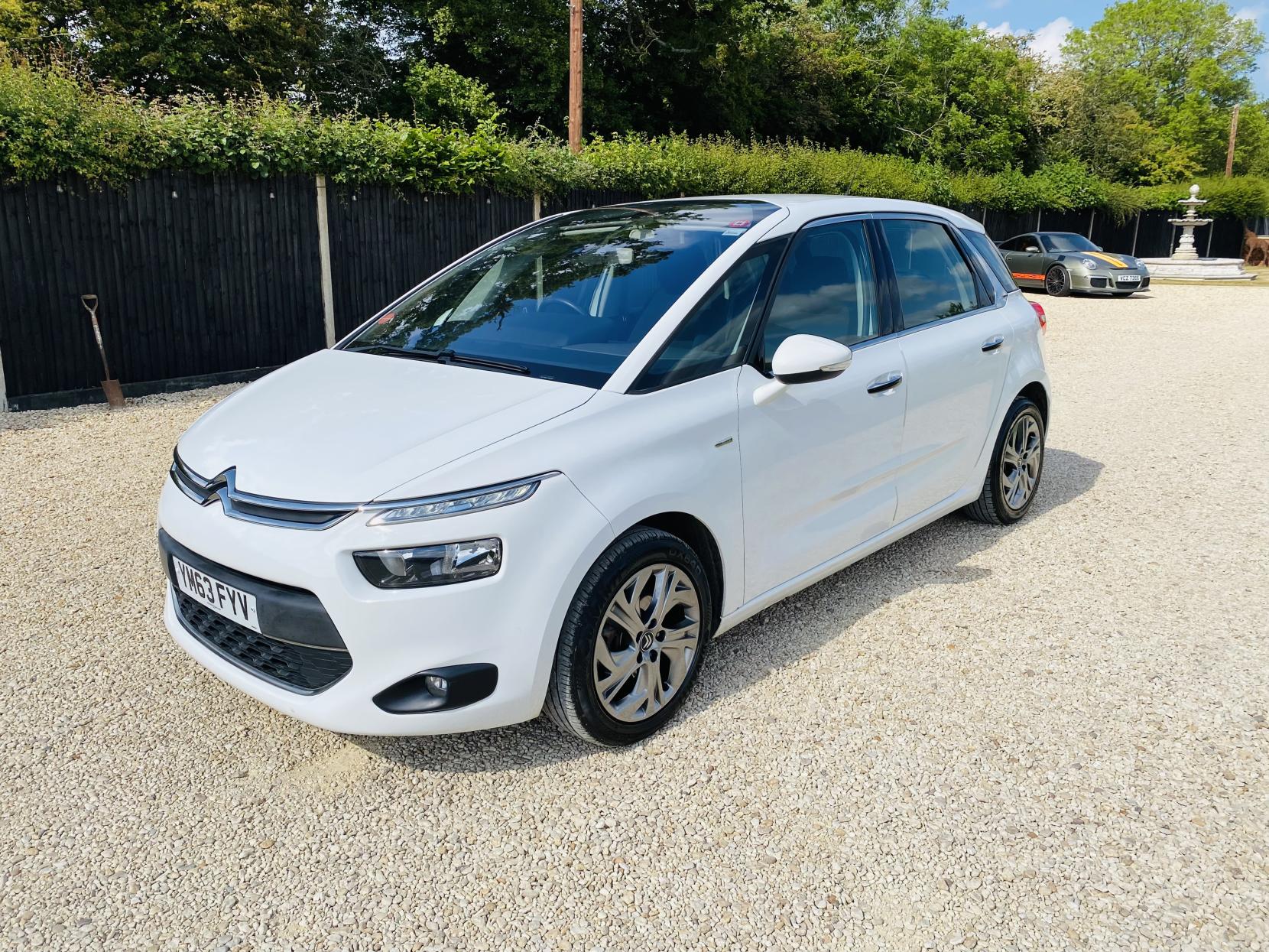 Citroen C4 Picasso 1.6 e-HDi Airdream Exclusive MPV 5dr Diesel ETG6 Euro 5 (s/s) (115 ps)
