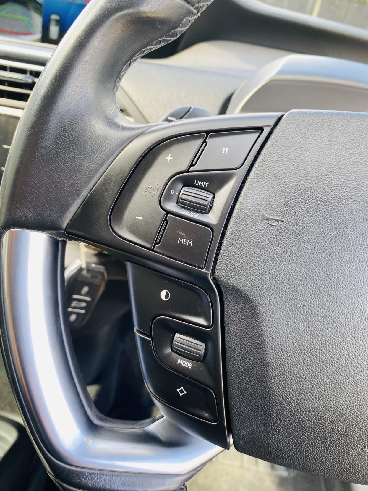 Citroen C4 Picasso 1.6 e-HDi Airdream Exclusive MPV 5dr Diesel ETG6 Euro 5 (s/s) (115 ps)