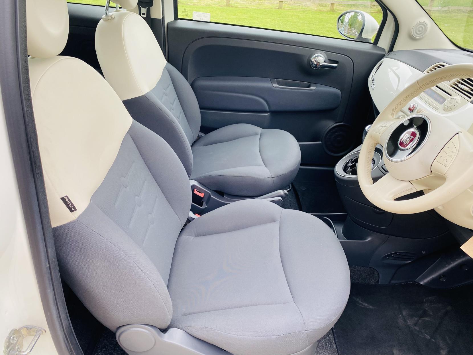 Fiat 500 1.2 Lounge Hatchback 3dr Petrol Dualogic Euro 4 (69 bhp)