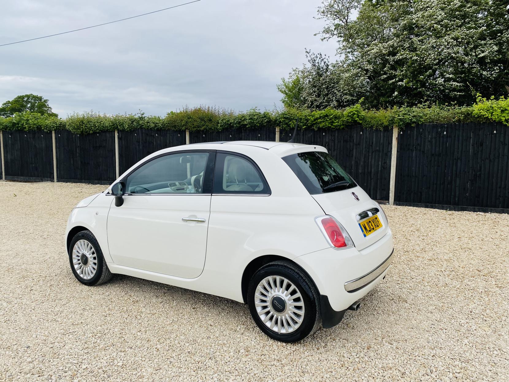 Fiat 500 1.2 Lounge Hatchback 3dr Petrol Dualogic Euro 4 (69 bhp)