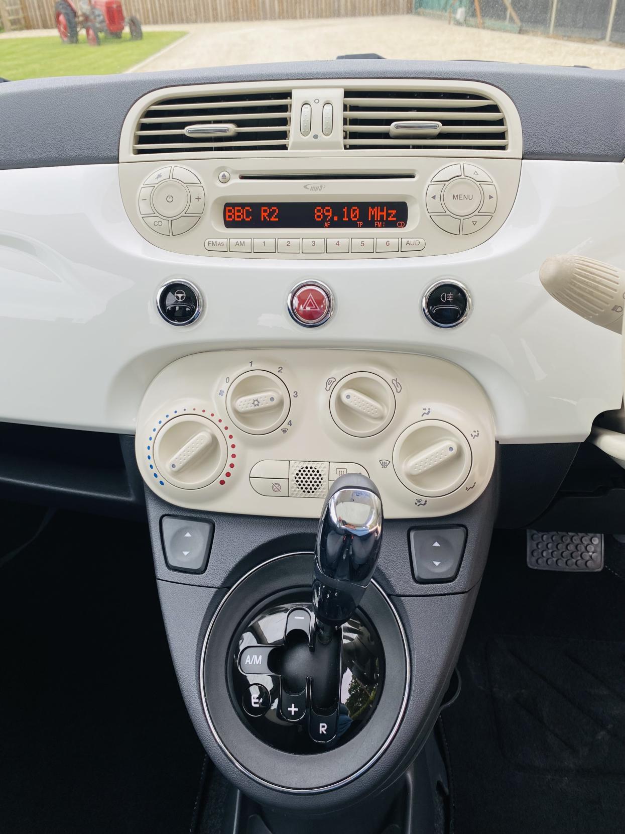 Fiat 500 1.2 Lounge Hatchback 3dr Petrol Dualogic Euro 4 (69 bhp)