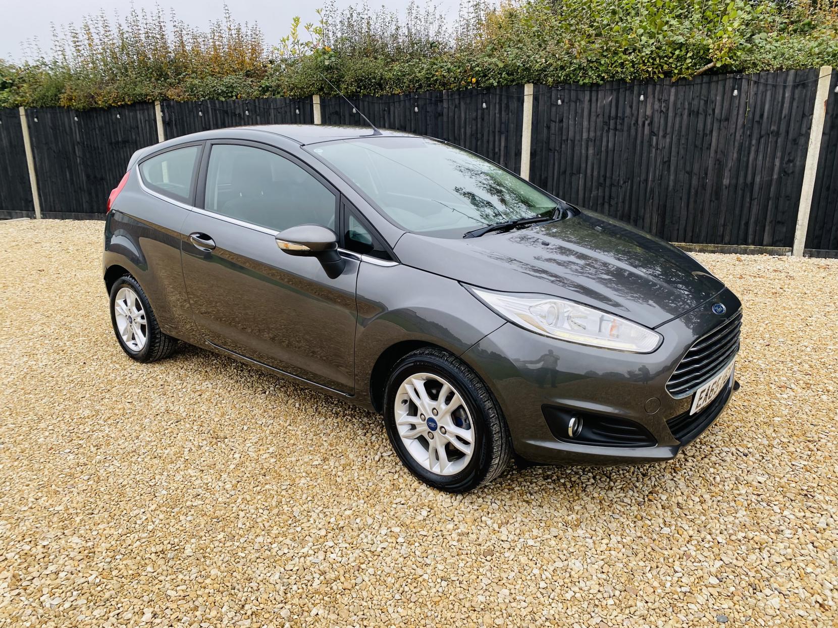 Ford Fiesta Zetec Hatchback 3dr Petrol Manual Euro (82 ps