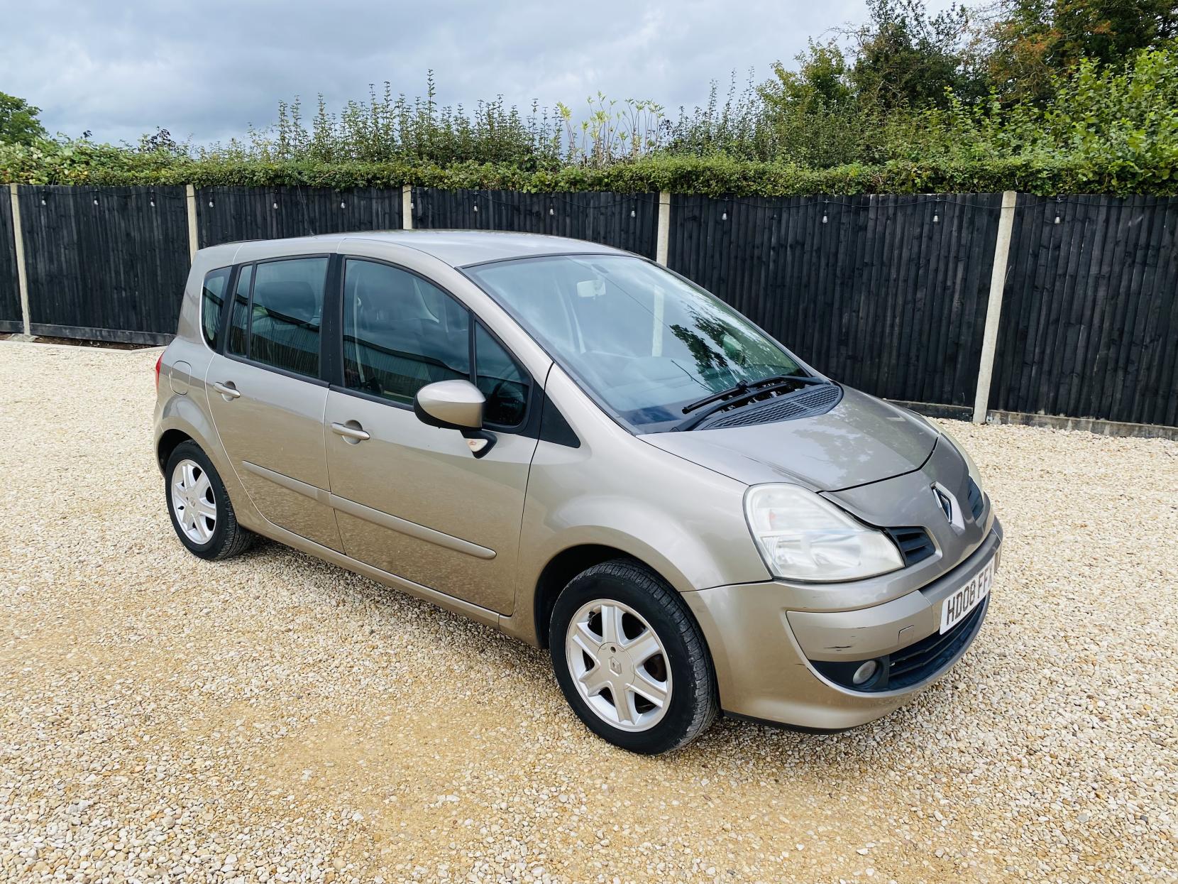 Renault Grand Modus 1.6 VVT Dynamique MPV 5dr Petrol Auto Euro 4 (111 ps)