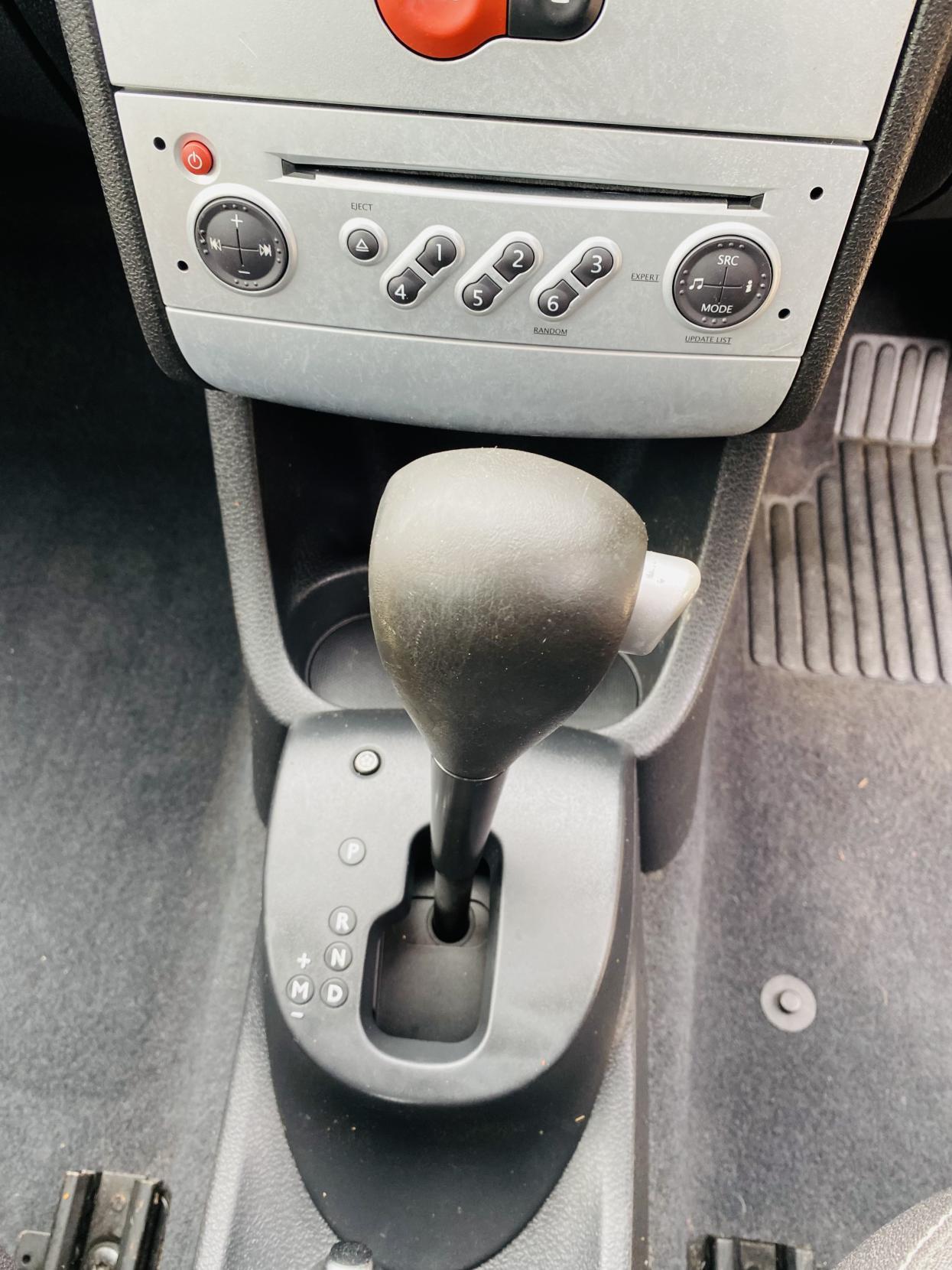 Renault Grand Modus 1.6 VVT Dynamique MPV 5dr Petrol Auto Euro 4 (111 ps)