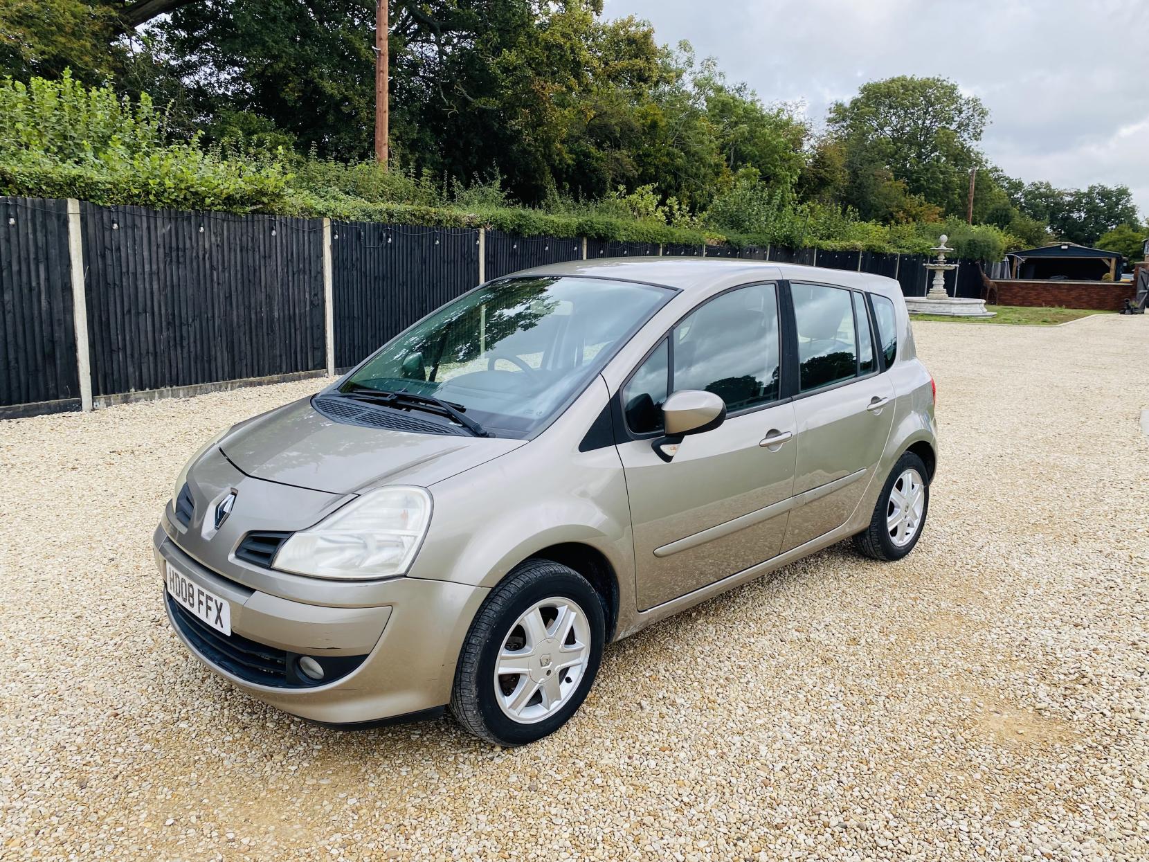 Renault Grand Modus 1.6 VVT Dynamique MPV 5dr Petrol Auto Euro 4 (111 ps)