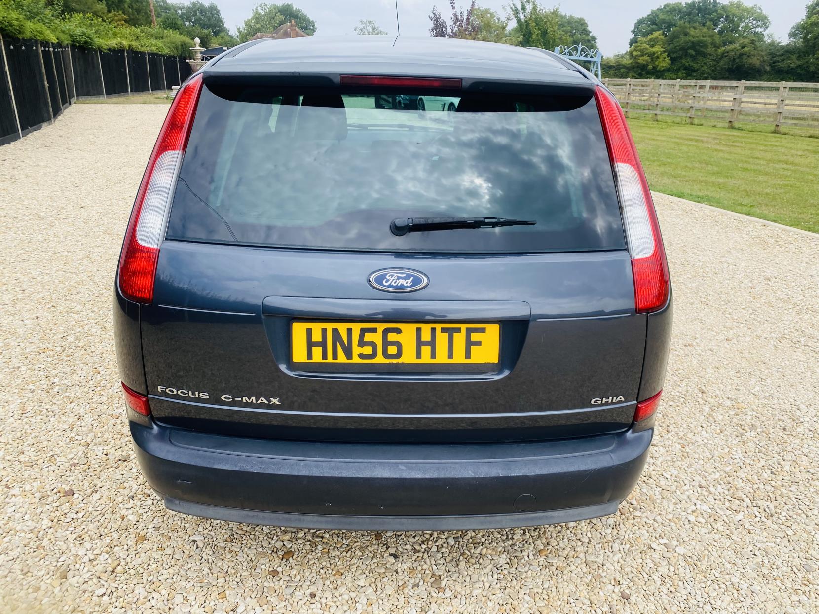Ford Focus C-Max 2.0 Ghia MPV 5dr Petrol Automatic (194 g/km, 143 bhp)
