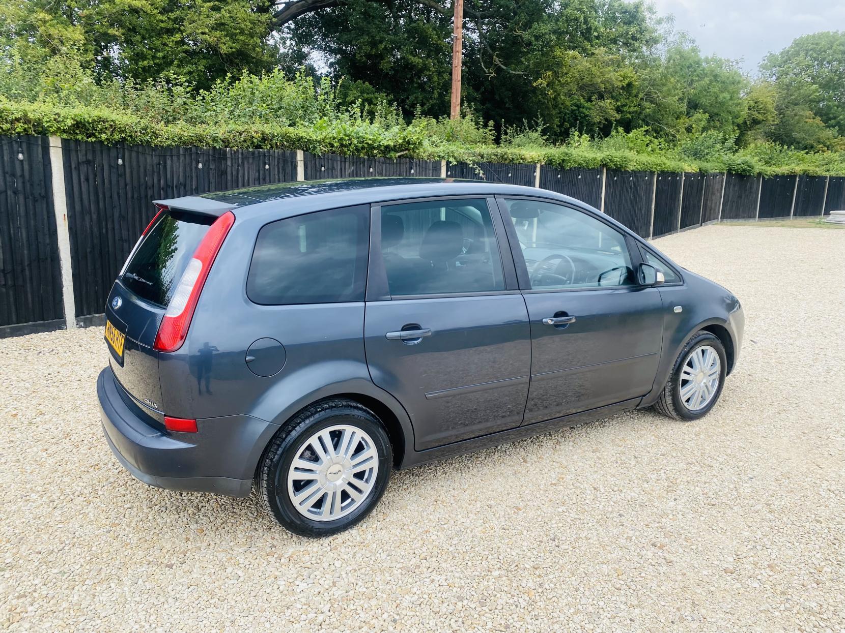 Ford Focus C-Max 2.0 Ghia MPV 5dr Petrol Automatic (194 g/km, 143 bhp)