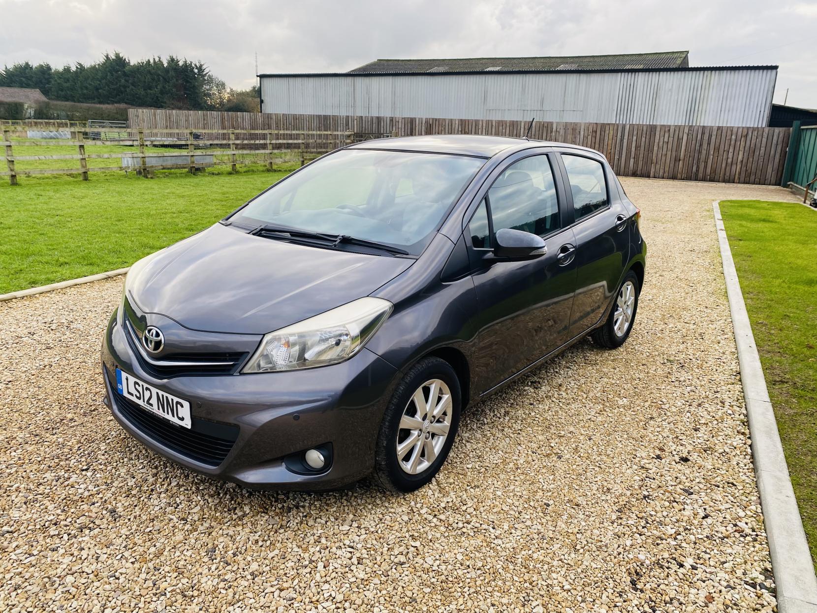 Toyota Yaris 1.33 Dual VVT-i T Spirit Hatchback 5dr Petrol Manual Euro 5 (101 ps)