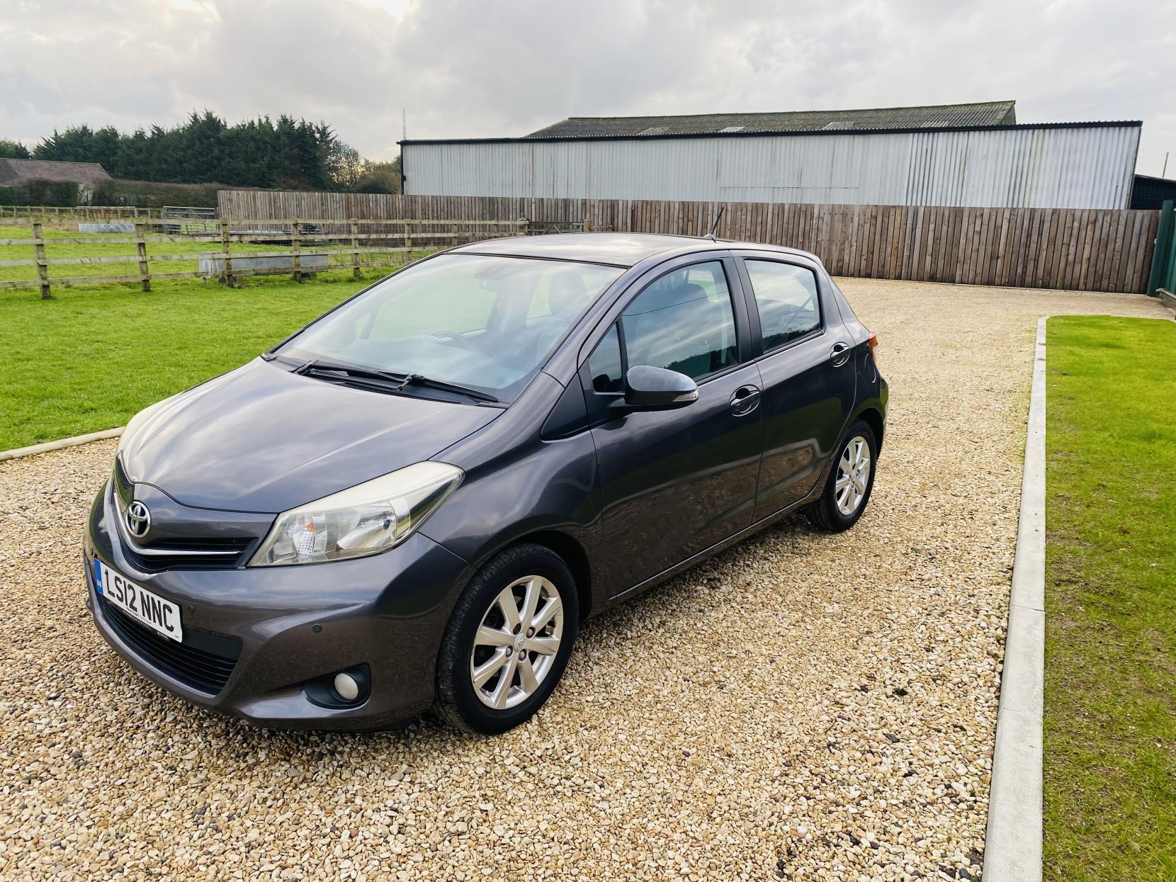 Toyota Yaris 1.33 Dual VVT-i T Spirit Hatchback 5dr Petrol Manual Euro 5 (101 ps)