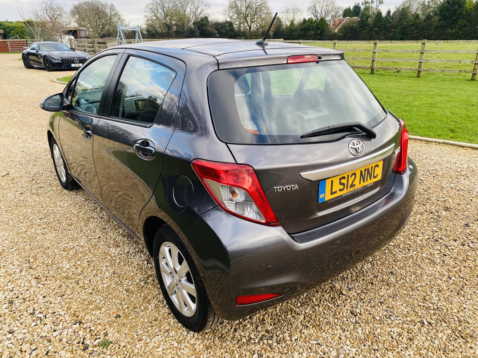 Toyota Yaris 1.33 Dual VVT-i T Spirit Hatchback 5dr Petrol Manual Euro 5 (101 ps)