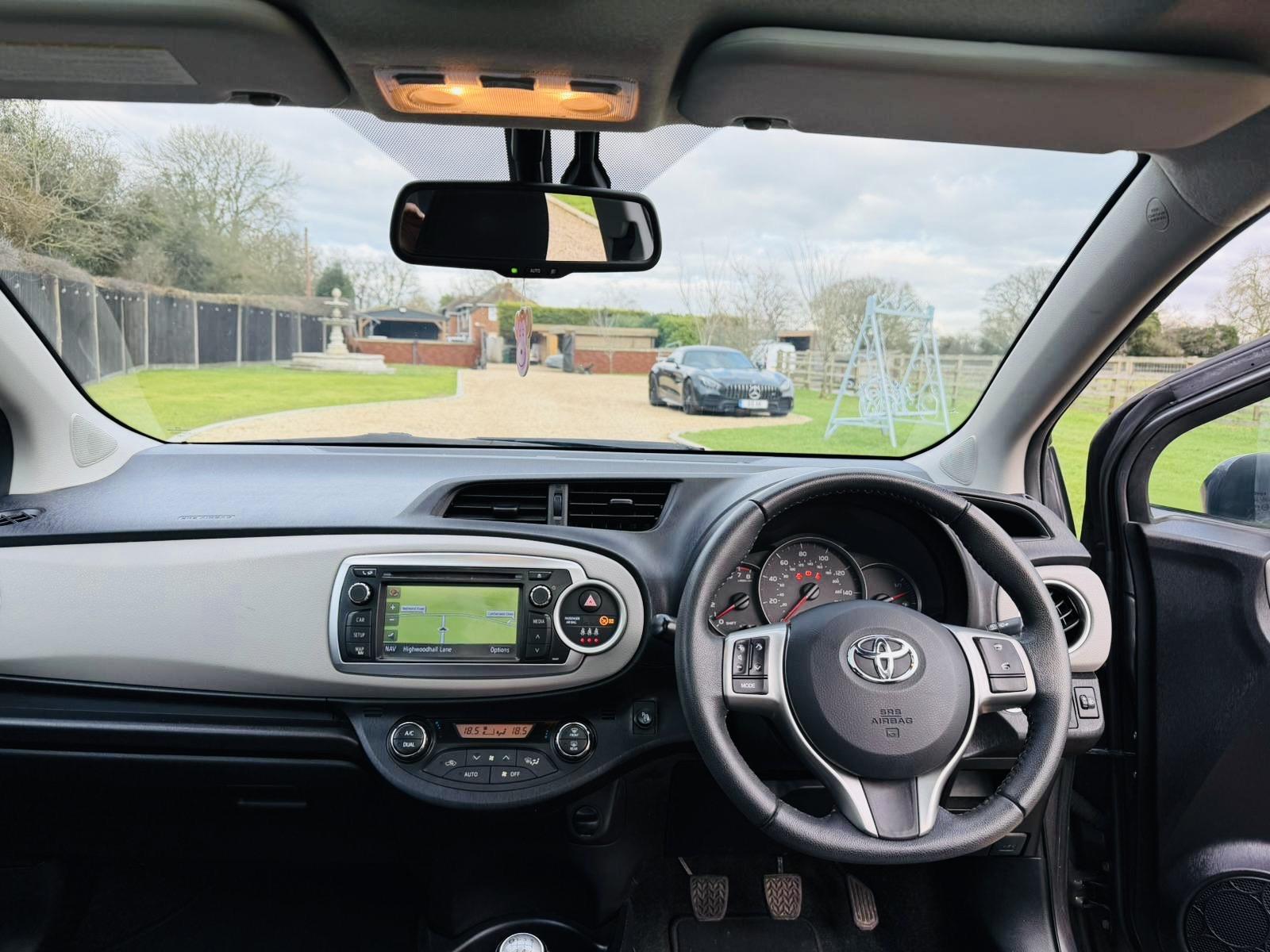 Toyota Yaris 1.33 Dual VVT-i T Spirit Hatchback 5dr Petrol Manual Euro 5 (101 ps)