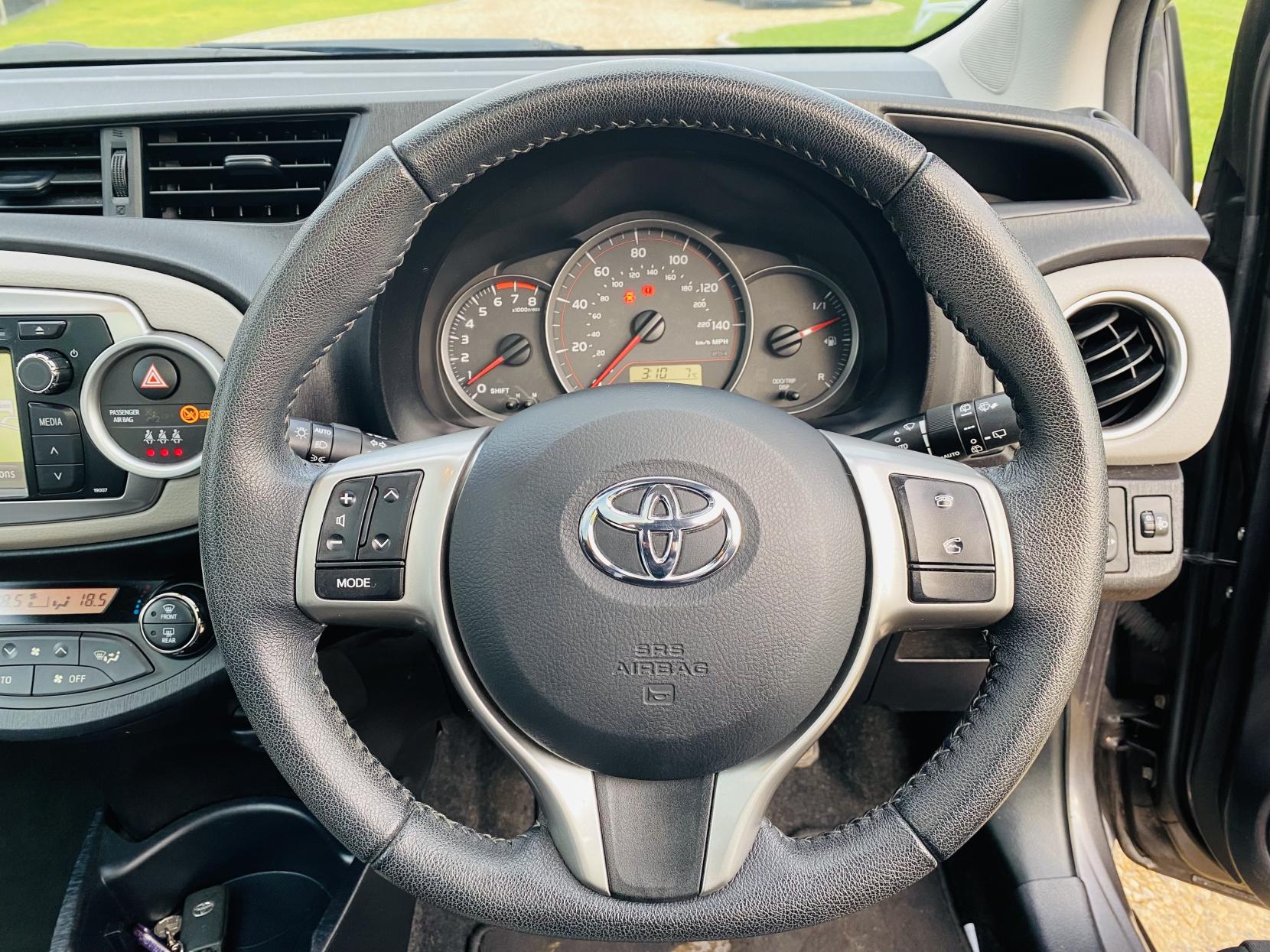 Toyota Yaris 1.33 Dual VVT-i T Spirit Hatchback 5dr Petrol Manual Euro 5 (101 ps)