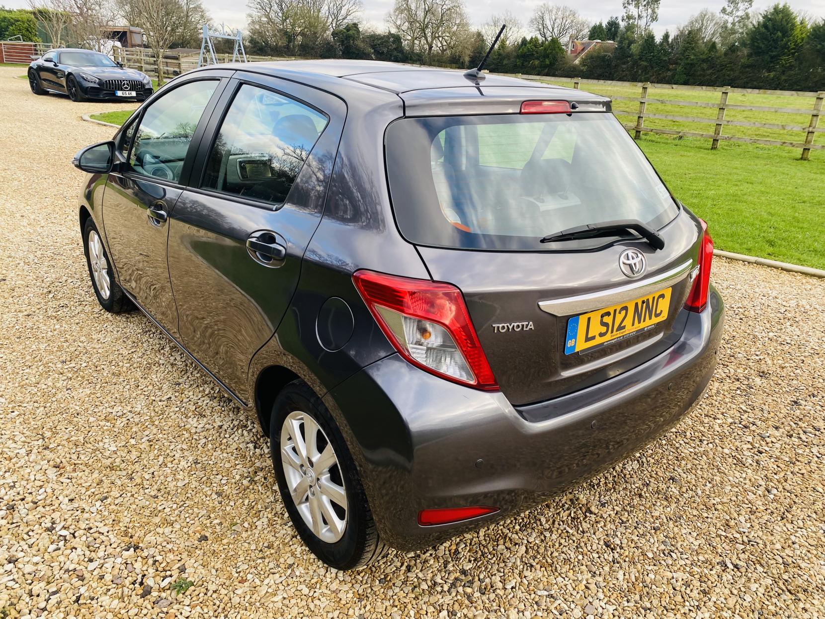 Toyota Yaris 1.33 Dual VVT-i T Spirit Hatchback 5dr Petrol Manual Euro 5 (101 ps)