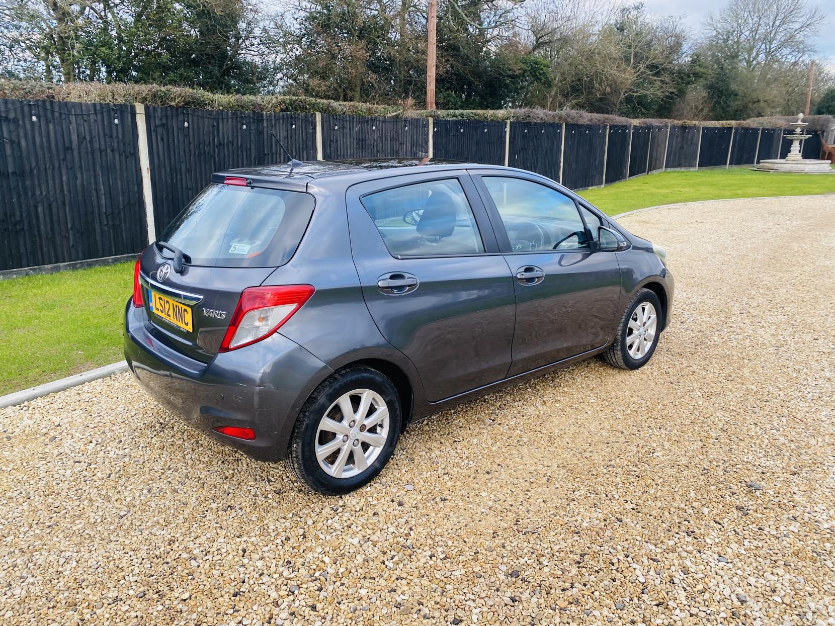 Toyota Yaris 1.33 Dual VVT-i T Spirit Hatchback 5dr Petrol Manual Euro 5 (101 ps)