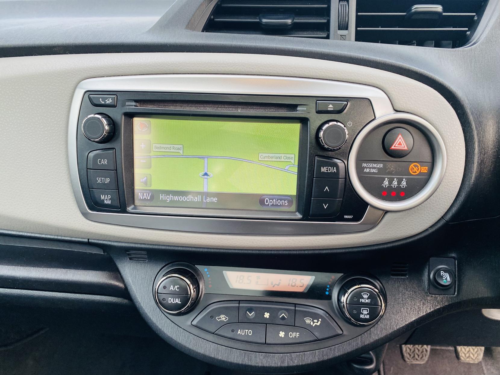 Toyota Yaris 1.33 Dual VVT-i T Spirit Hatchback 5dr Petrol Manual Euro 5 (101 ps)