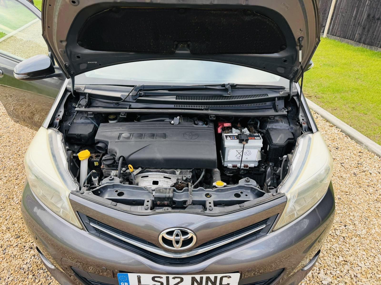 Toyota Yaris 1.33 Dual VVT-i T Spirit Hatchback 5dr Petrol Manual Euro 5 (101 ps)