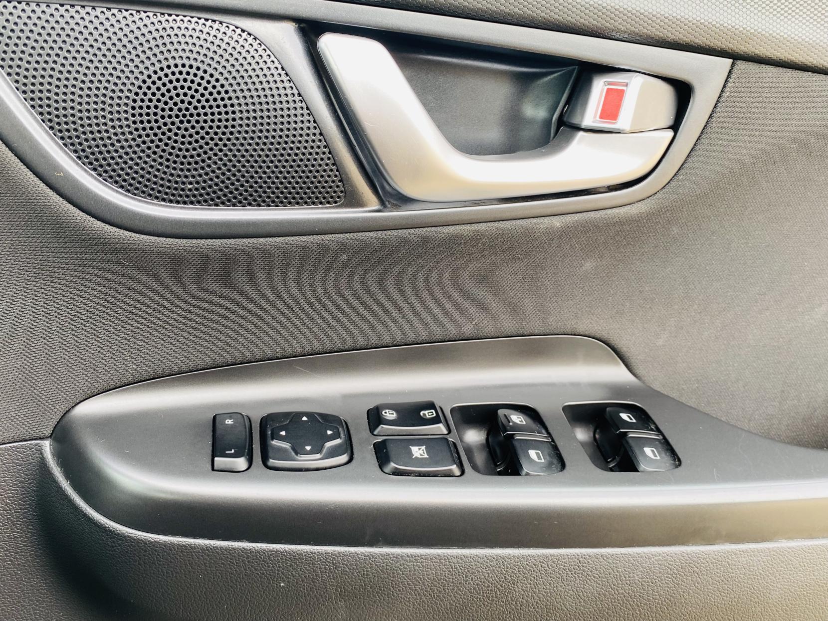 Hyundai KONA 1.0 T-GDi MHEV SE Connect SUV 5dr Petrol Hybrid Manual Euro 6 (s/s) (120 ps)