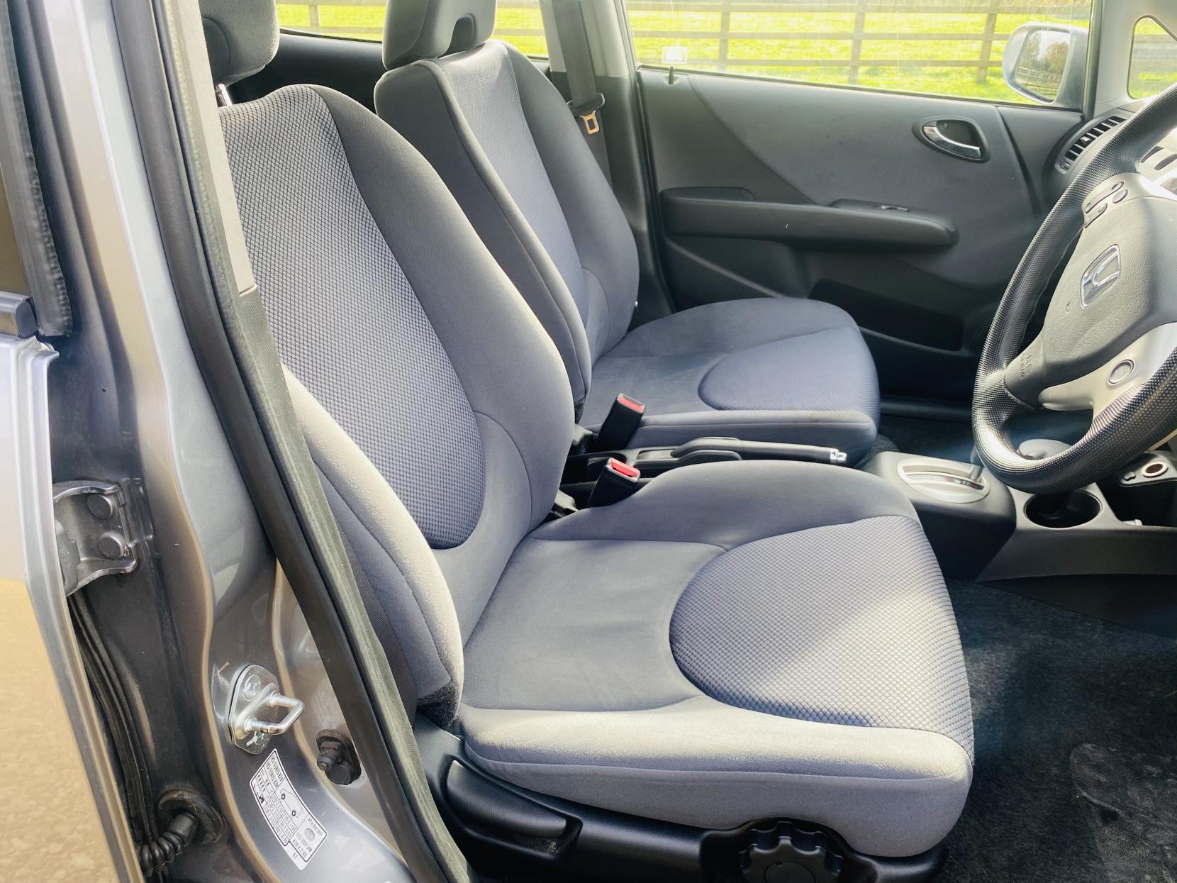 Honda Jazz 1.4 i-DSI SE Hatchback 5dr Petrol CVT-7 (139 g/km, 82 bhp)