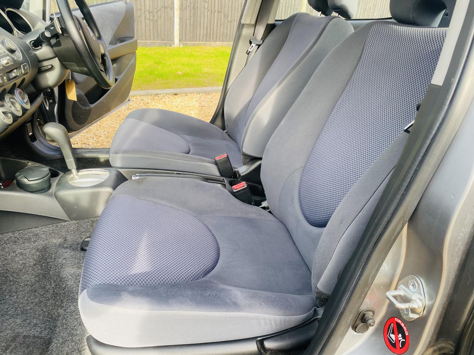 Honda Jazz 1.4 i-DSI SE Hatchback 5dr Petrol CVT-7 (139 g/km, 82 bhp)