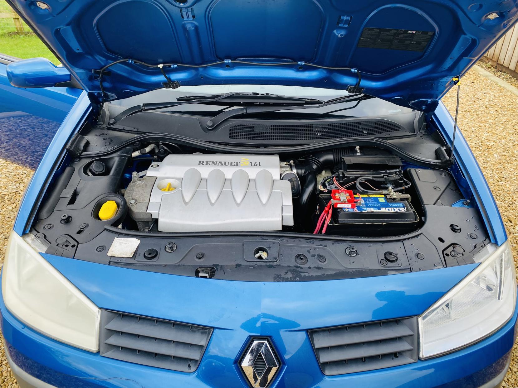 Renault Megane 1.6 VVT Dynamique Convertible 2dr Petrol Automatic (187 g/km, 115 bhp)