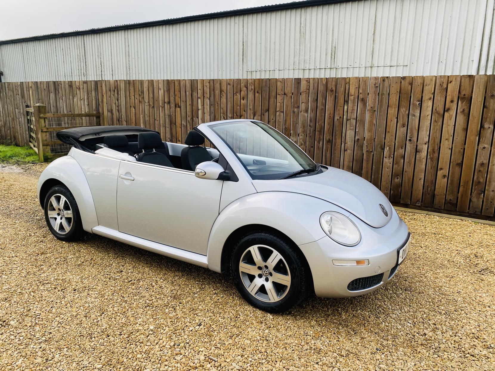 Volkswagen Beetle 1.6 Sola Cabriolet 2dr Petrol Manual Euro 4 (102 ps)