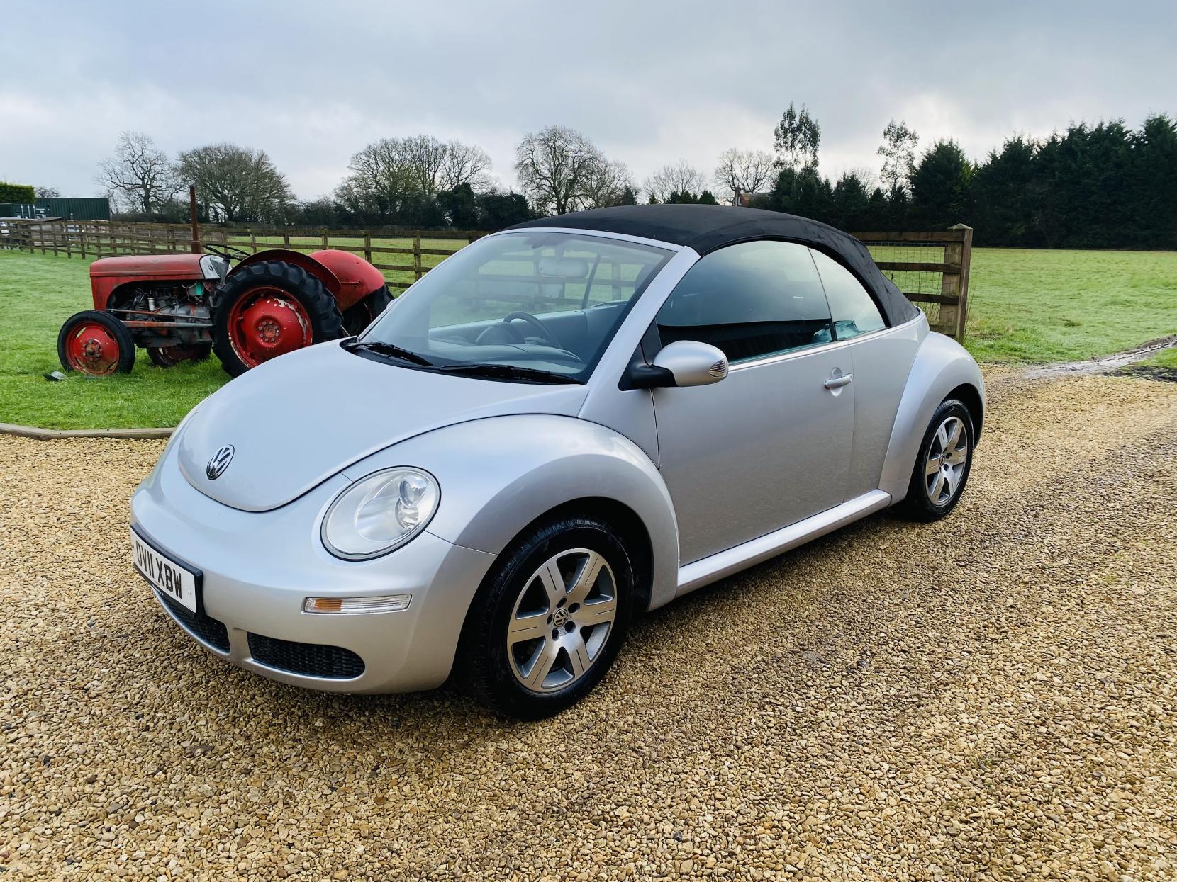 Volkswagen Beetle 1.6 Sola Cabriolet 2dr Petrol Manual Euro 4 (102 ps)