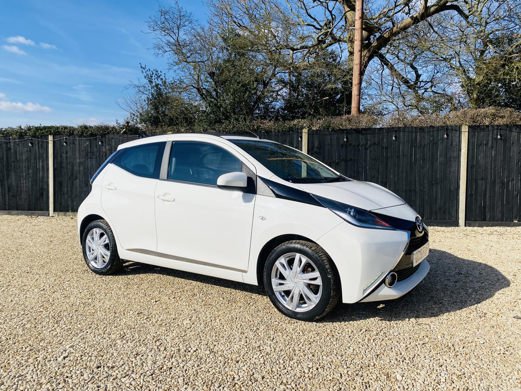 Toyota AYGO 1.0 VVT-i x-pression x-wave 5dr Petrol Manual Euro 5 Euro 5 (68 ps)