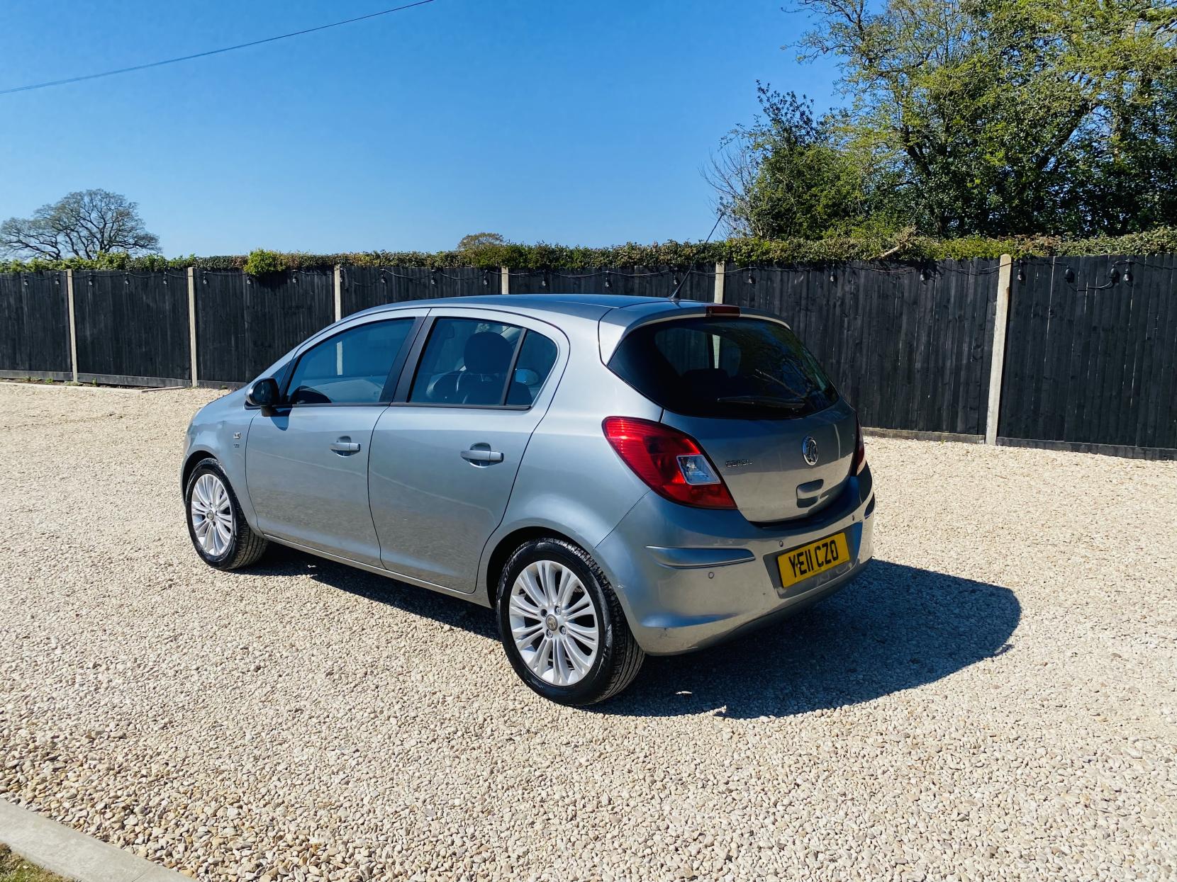 Vauxhall Corsa 1.4 16V SE Hatchback 5dr Petrol Manual Wide Ratio Euro 5 (100 ps)