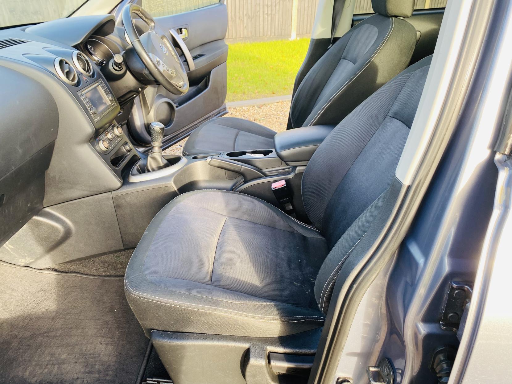 Nissan Qashqai 2.0 n-tec Hatchback 5dr Petrol Manual 2WD (192 g/km, 139 bhp)