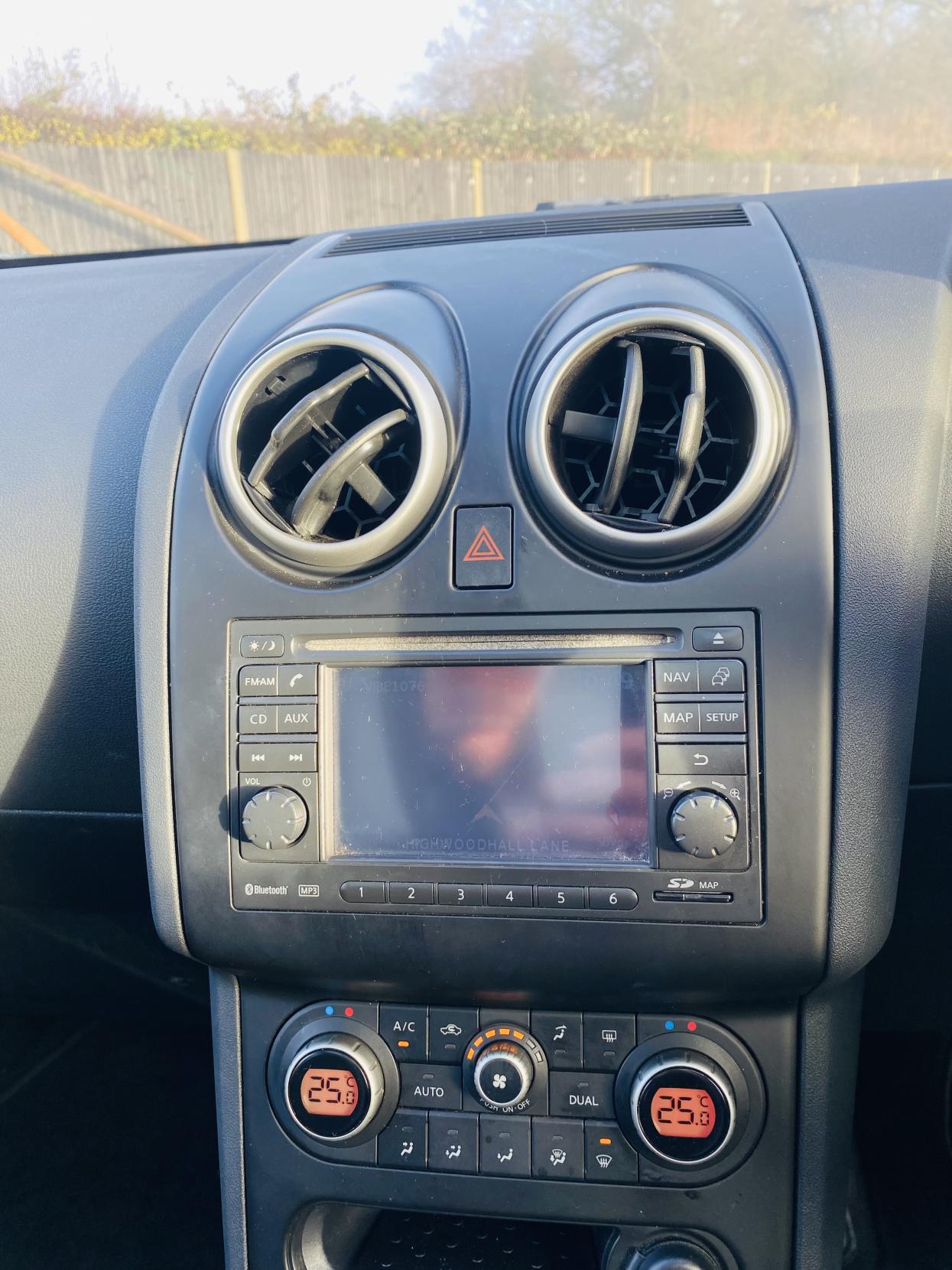 Nissan Qashqai 2.0 n-tec Hatchback 5dr Petrol Manual 2WD (192 g/km, 139 bhp)