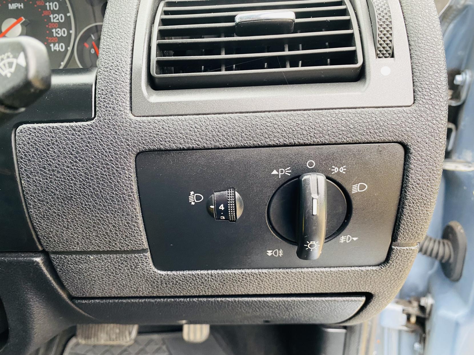 Ford Mondeo 2.0 Zetec Hatchback 5dr Petrol Automatic (218 g/km, 143 bhp)