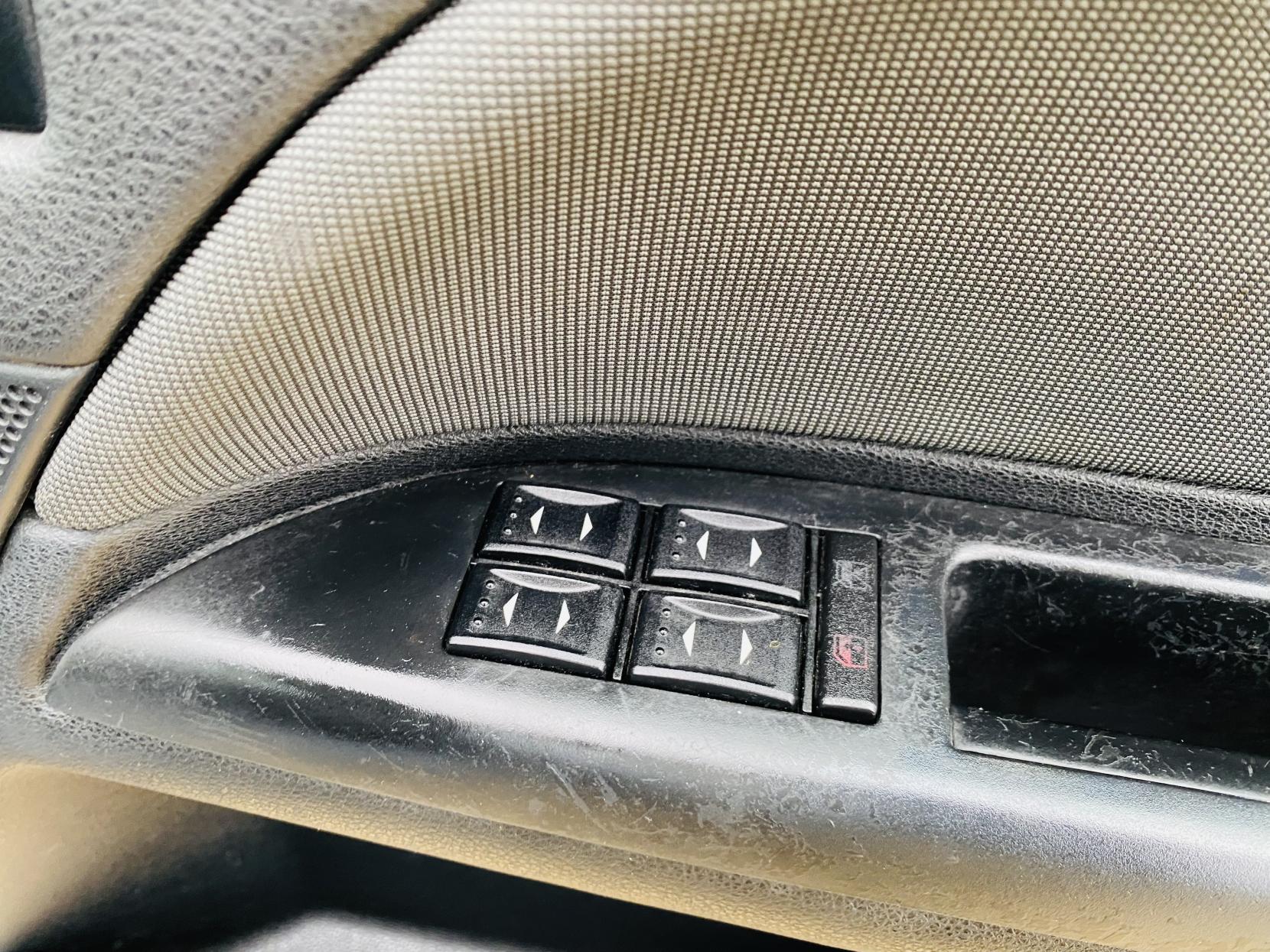 Ford Mondeo 2.0 Zetec Hatchback 5dr Petrol Automatic (218 g/km, 143 bhp)