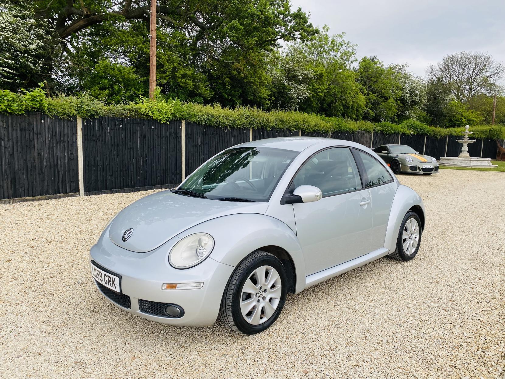 Volkswagen Beetle 2.0 Hatchback 3dr Petrol Tiptronic Euro 4 (115 ps)