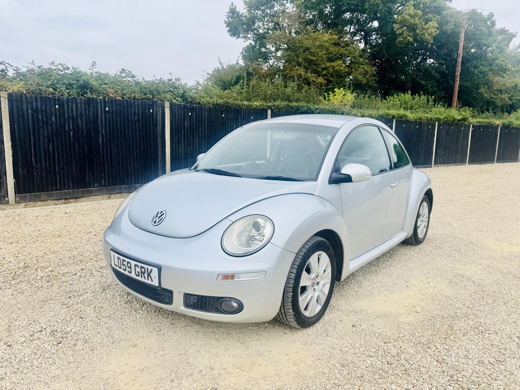 Volkswagen Beetle 2.0 Hatchback 3dr Petrol Tiptronic Euro 4 (115 ps)