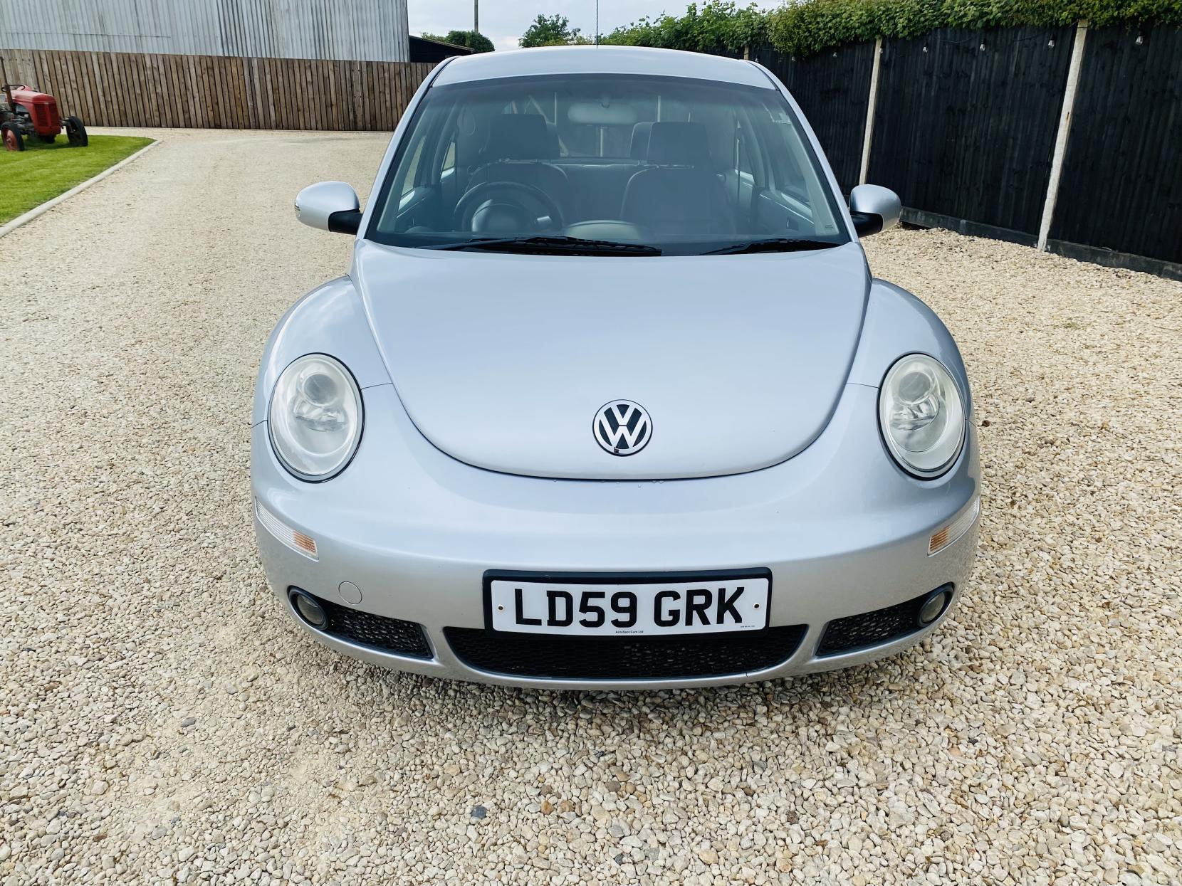 Volkswagen Beetle 2.0 Hatchback 3dr Petrol Tiptronic Euro 4 (115 ps)