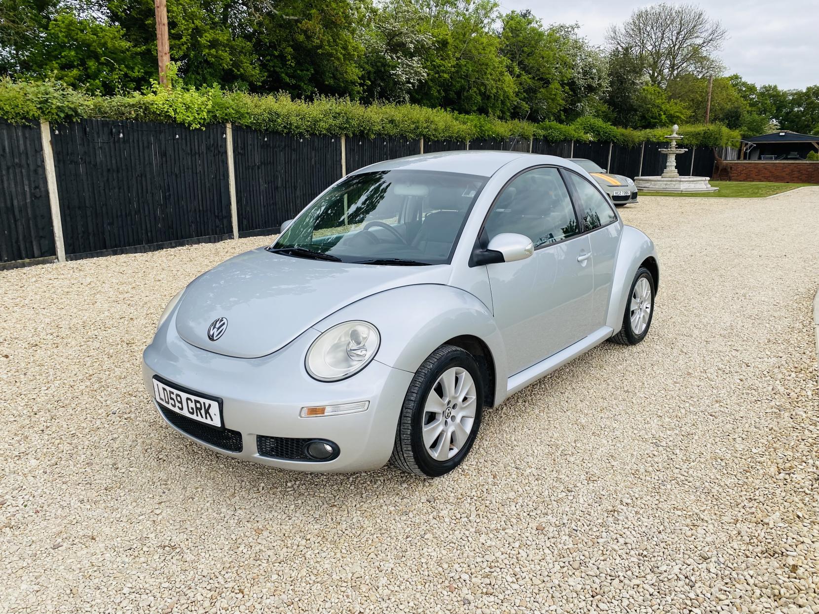Volkswagen Beetle 2.0 Hatchback 3dr Petrol Tiptronic Euro 4 (115 ps)