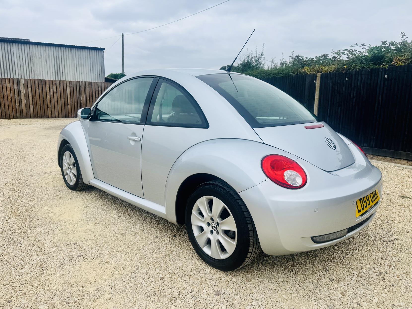 Volkswagen Beetle 2.0 Hatchback 3dr Petrol Tiptronic Euro 4 (115 ps)