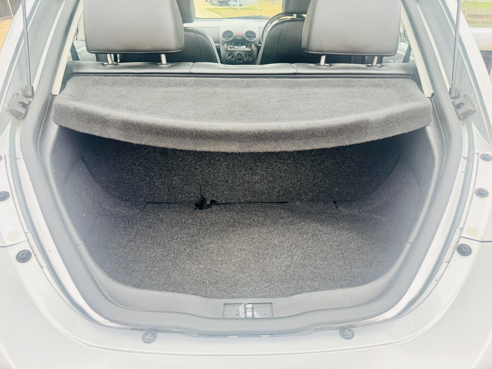 Volkswagen Beetle 2.0 Hatchback 3dr Petrol Tiptronic Euro 4 (115 ps)