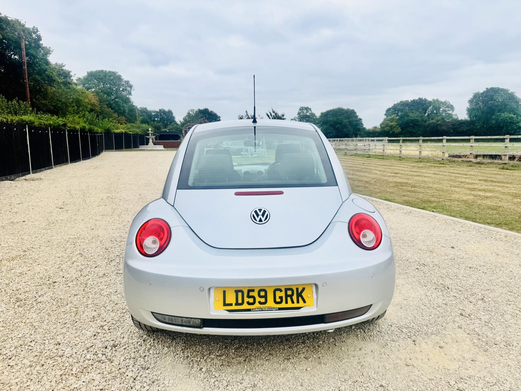 Volkswagen Beetle 2.0 Hatchback 3dr Petrol Tiptronic Euro 4 (115 ps)