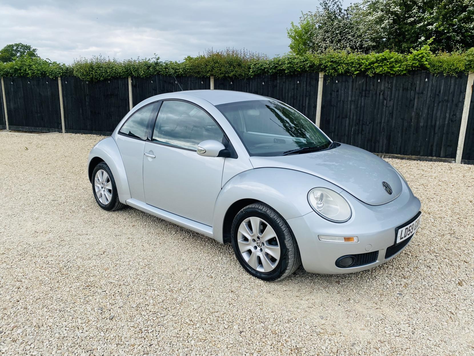 Volkswagen Beetle 2.0 Hatchback 3dr Petrol Tiptronic Euro 4 (115 ps)