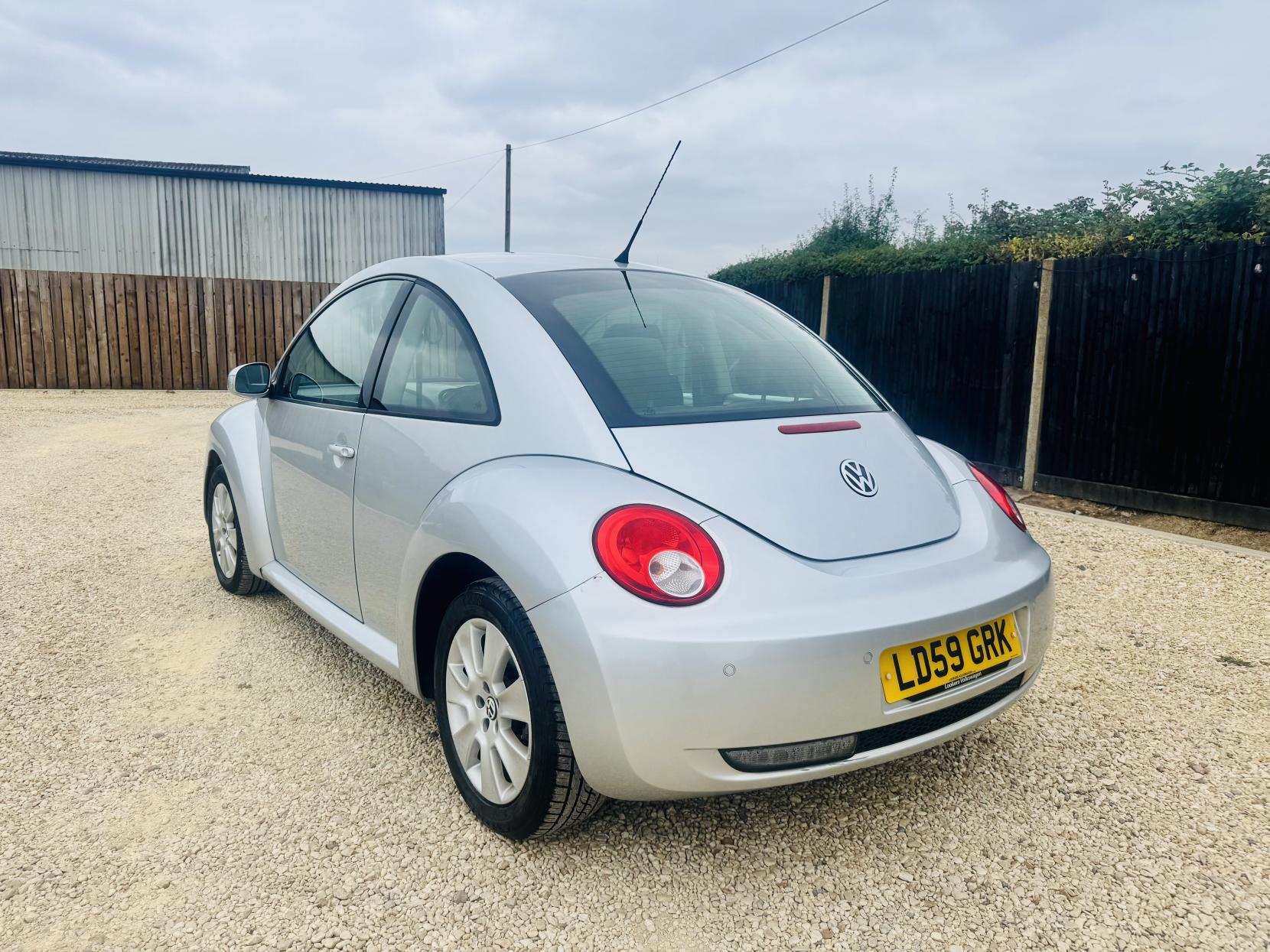 Volkswagen Beetle 2.0 Hatchback 3dr Petrol Tiptronic Euro 4 (115 ps)