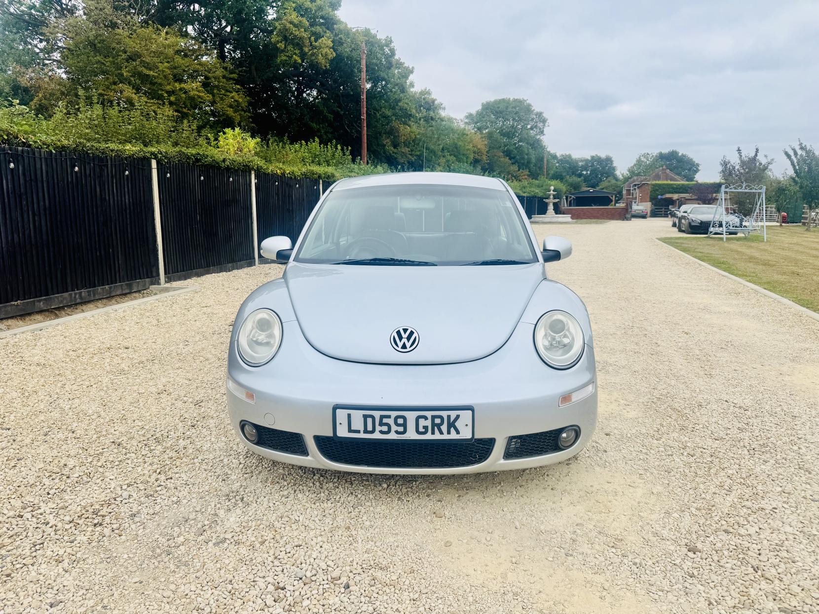 Volkswagen Beetle 2.0 Hatchback 3dr Petrol Tiptronic Euro 4 (115 ps)