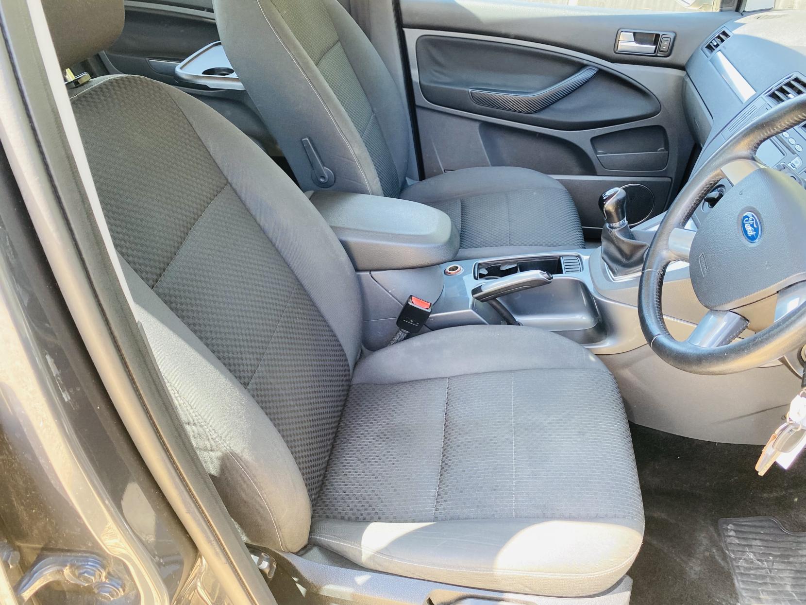 Ford C-Max 1.8 16v Titanium MPV 5dr Petrol Manual (169 g/km, 123 bhp)