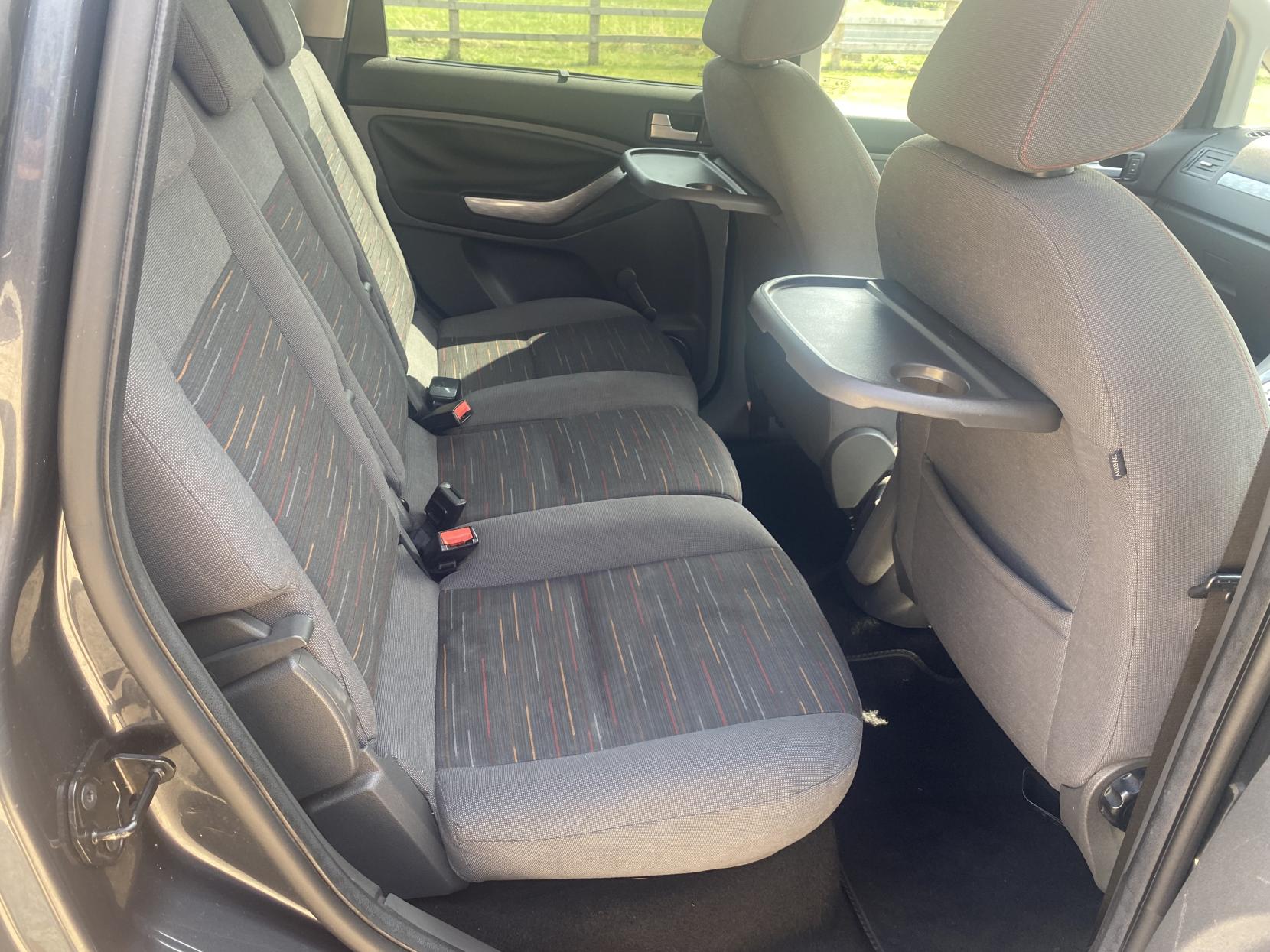 Ford C-Max 2.0 Zetec MPV 5dr Petrol Automatic (194 g/km, 143 bhp)
