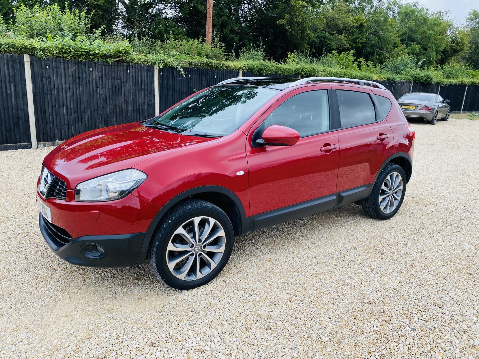 Nissan Qashqai 2.0 Tekna SUV 5dr Petrol CVT 2WD Euro 4 (141 ps)