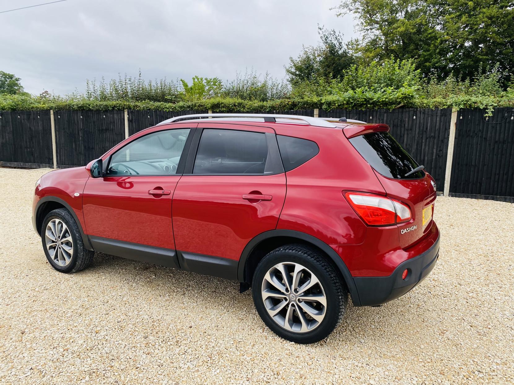 Nissan Qashqai 2.0 Tekna SUV 5dr Petrol CVT 2WD Euro 4 (141 ps)
